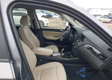 2016 BMW X3 xDrive28I z USA, uszkodzony, nr VIN 5UXWX9C51G0D70354